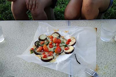 野菜ピザづくり